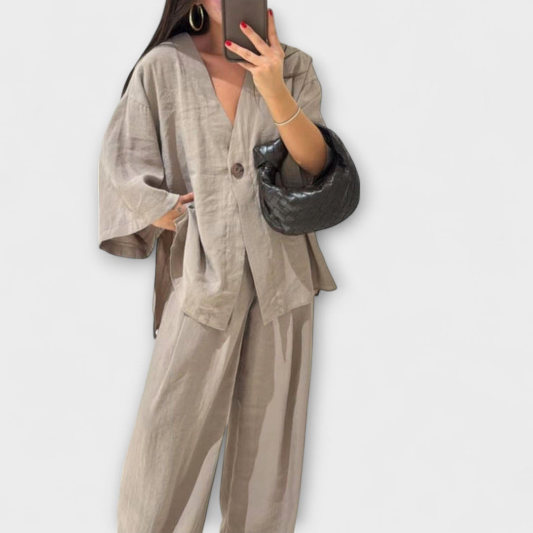 Jacqueline - Rentoa V-pääntie Toppi ja Housut Duo