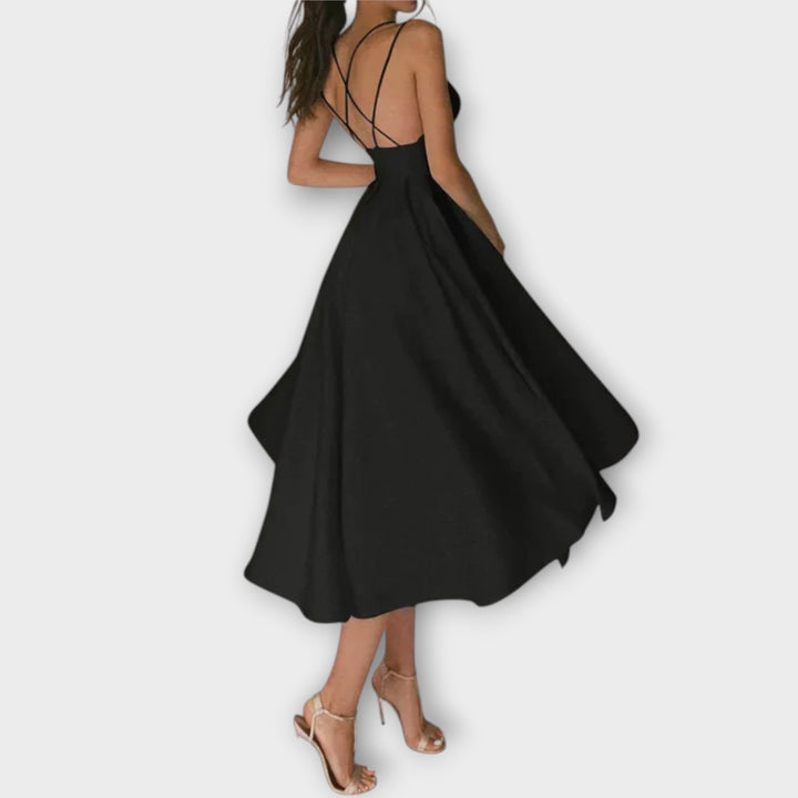 Ailana - Naisten Mekko Syvällä V-aukolla