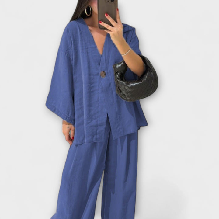 Jacqueline - Rentoa V-pääntie Toppi ja Housut Duo