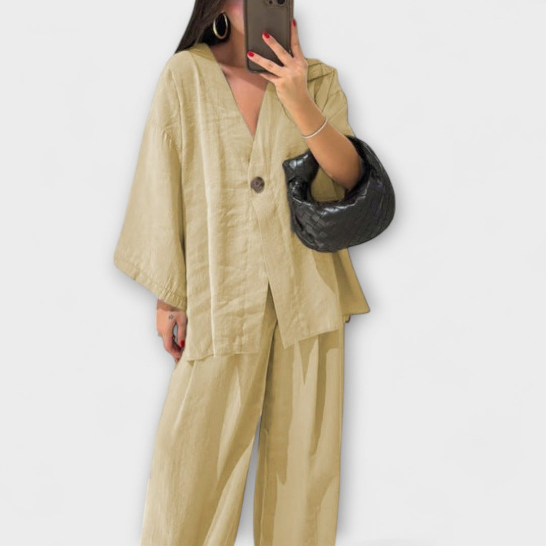 Jacqueline - Rentoa V-pääntie Toppi ja Housut Duo