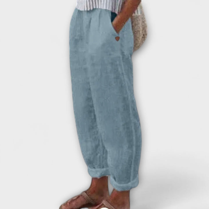 Clara – Housut pehmeällä vyötäröllä ja käytännöllisillä sivutaskuilla