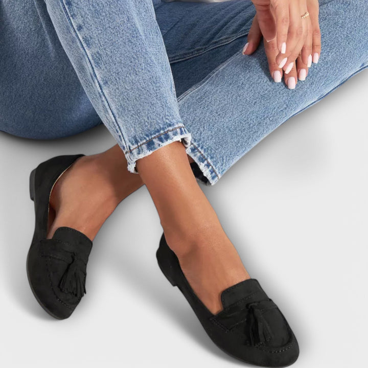 Sarbina – Mustat Mokkasinit