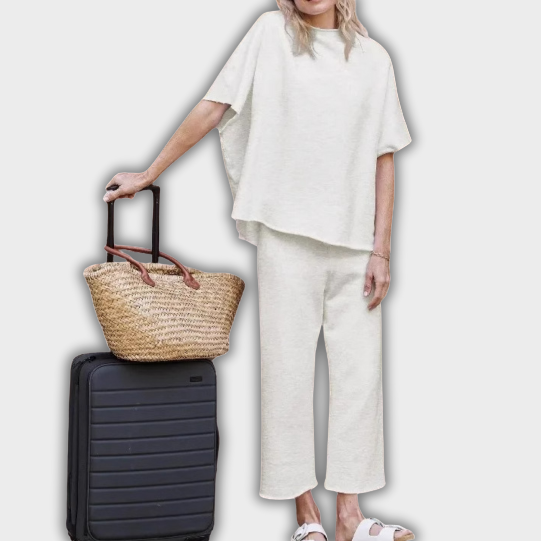 AELLA – Mukava Setti Irtoavailla Istuvuudella & Batwing Hihalla