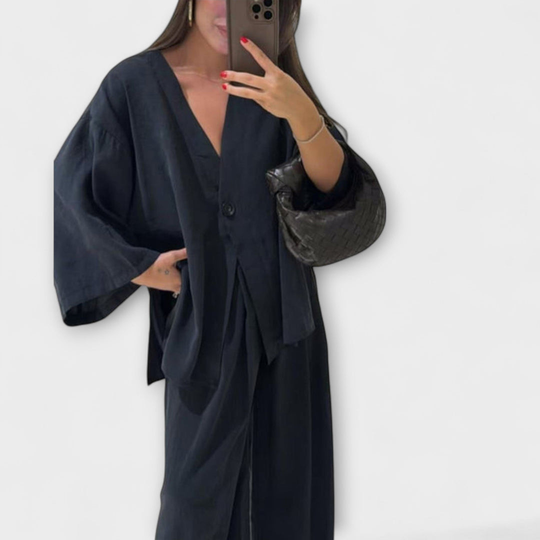 Jacqueline - Rentoa V-pääntie Toppi ja Housut Duo