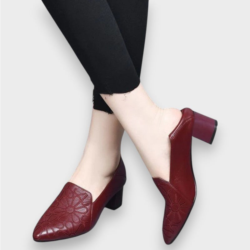 Nala | Pehmeät Korkokengät, jotka on valmistettu vegaanisesta nahasta brodeerauksella