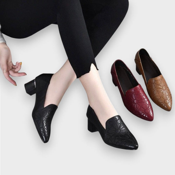 Nala | Pehmeät Korkokengät, jotka on valmistettu vegaanisesta nahasta brodeerauksella