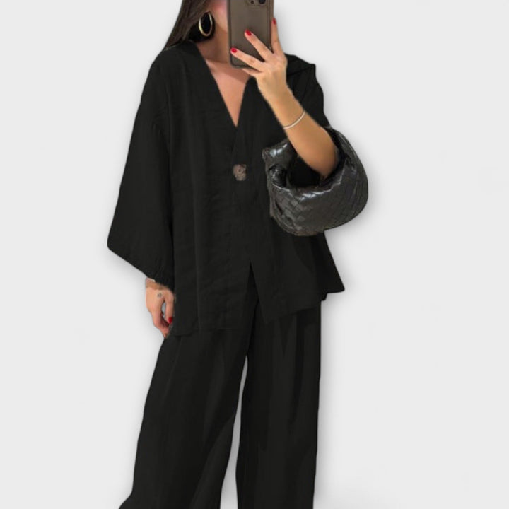 Jacqueline - Rentoa V-pääntie Toppi ja Housut Duo