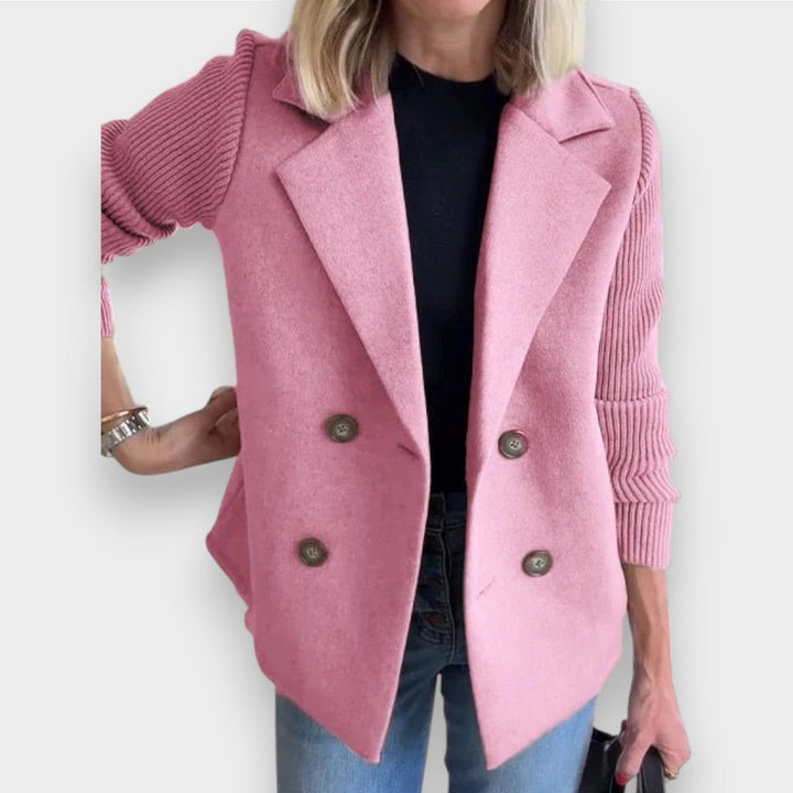 Amora | Tyylikäs Neuletakki Hihoilla