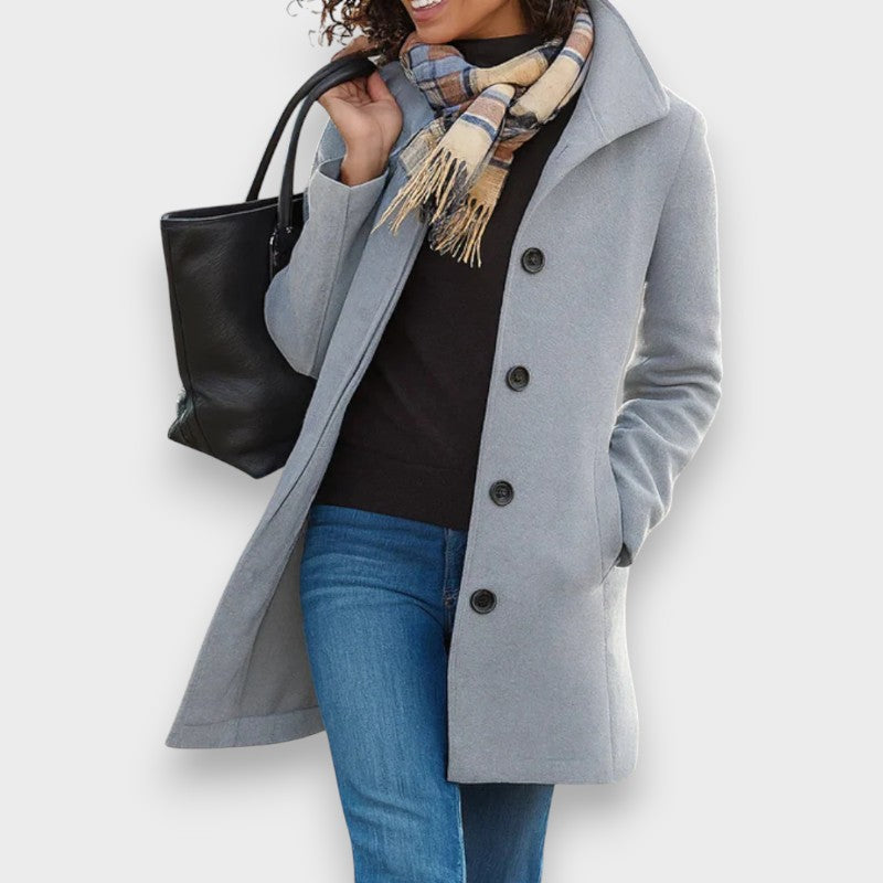 Carla | Klassinen Takki Elegantteilla Napeilla