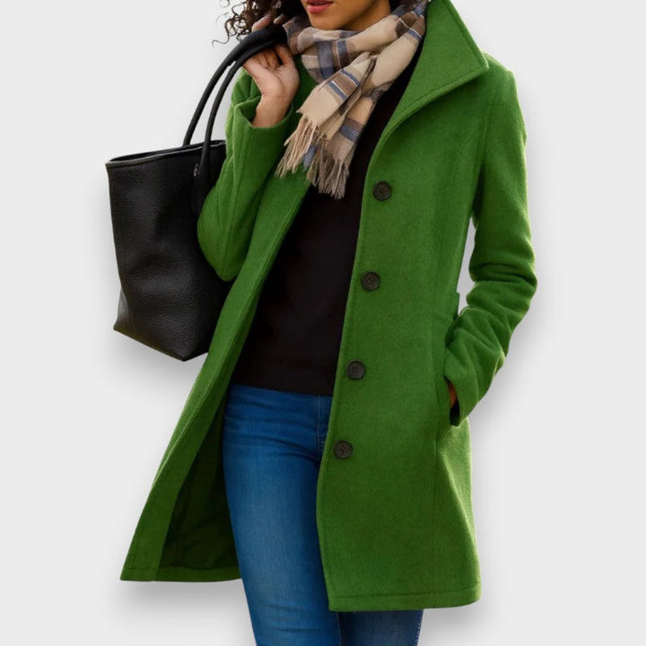 Carla | Klassinen Takki Elegantteilla Napeilla