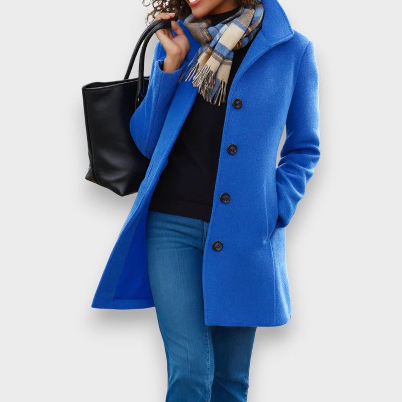 Carla | Klassinen Takki Elegantteilla Napeilla