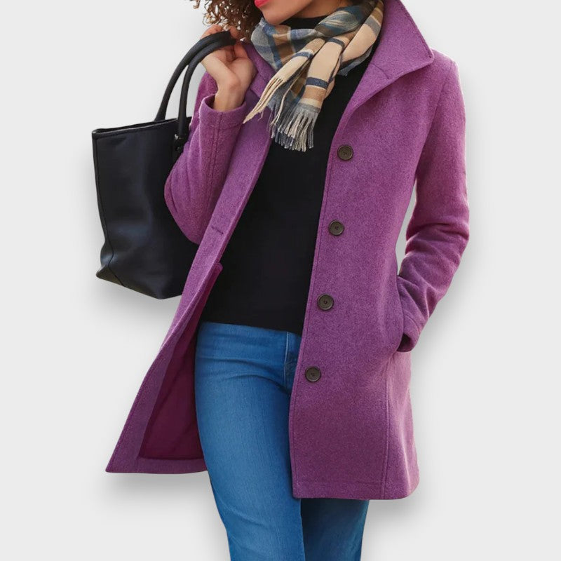 Carla | Klassinen Takki Elegantteilla Napeilla