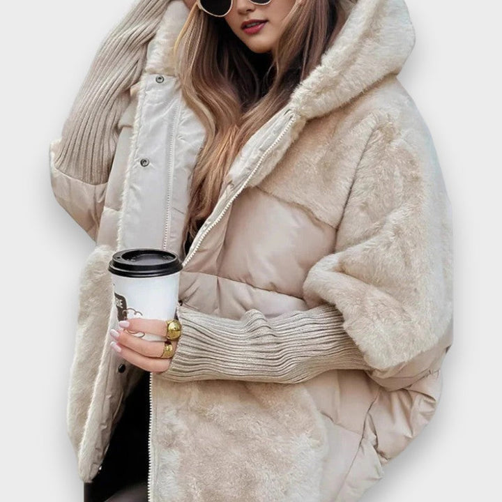 Frida | Ylisuurikokoinen Patches Puffer-takki hupulla